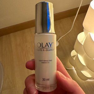 Olay White Radiance Light-Perfecting Essence